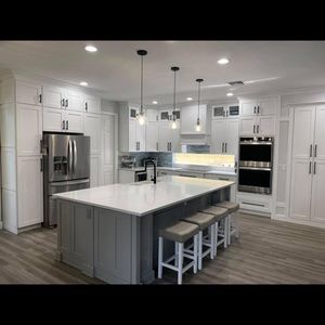 Meet your Posher, Idalis